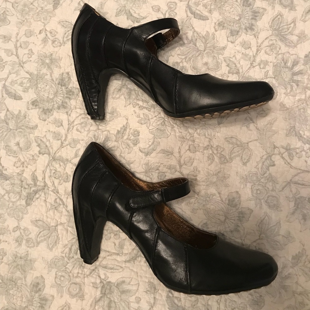 Tsubo Heels